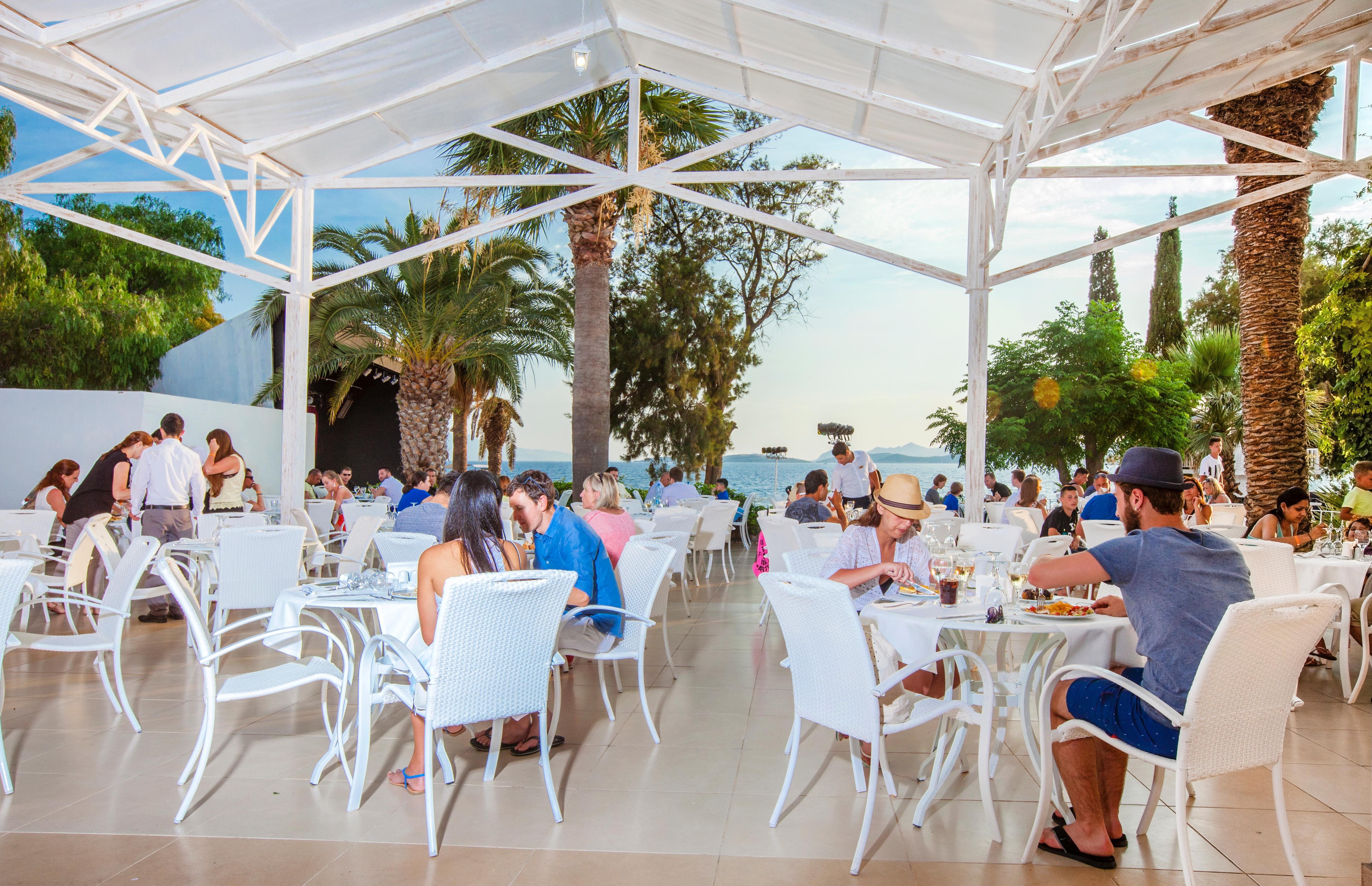 Labranda Tmt Bodrum Exterior photo Restaurant in the resort