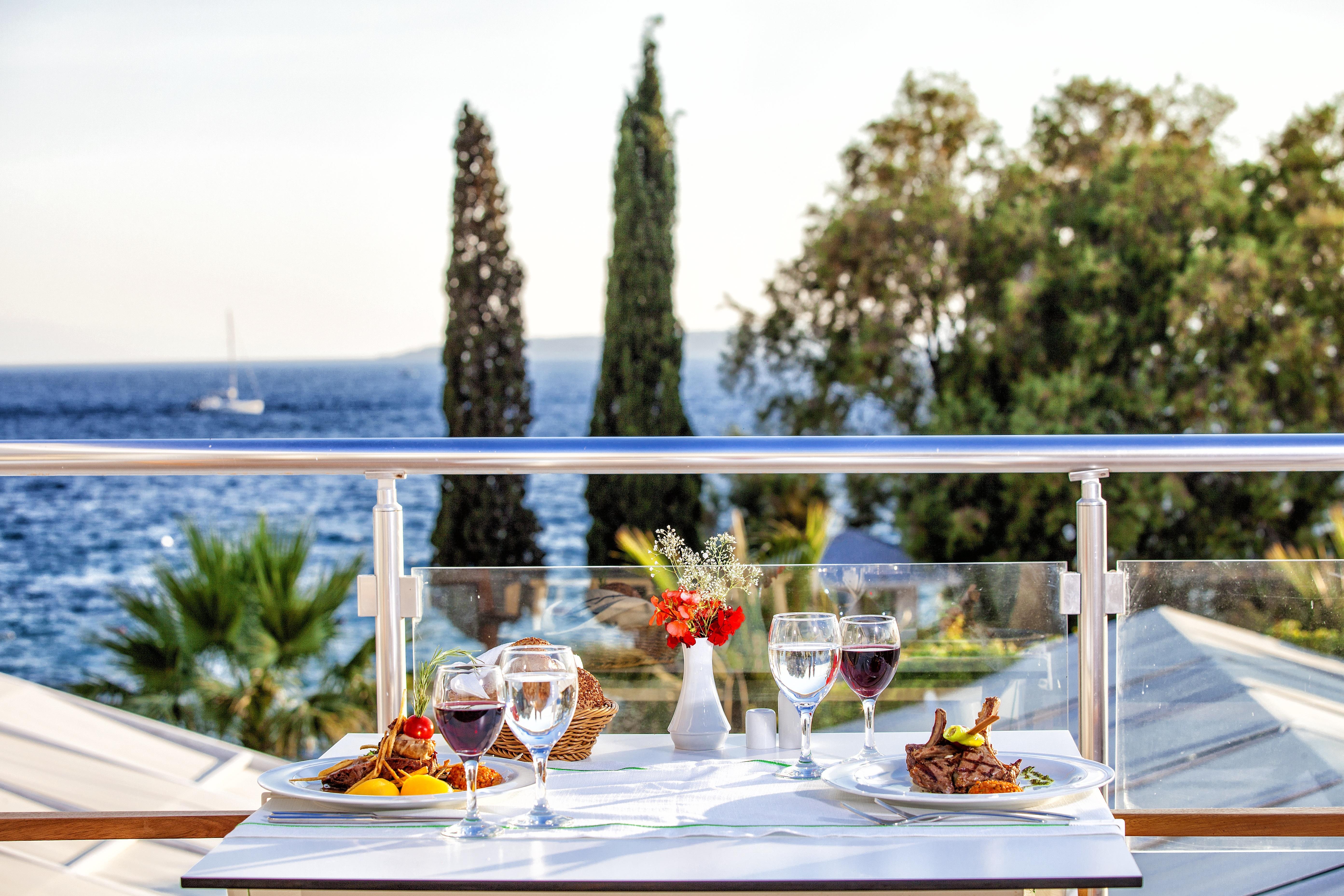 Labranda Tmt Bodrum Exterior photo A typical table at a Greek restaurant