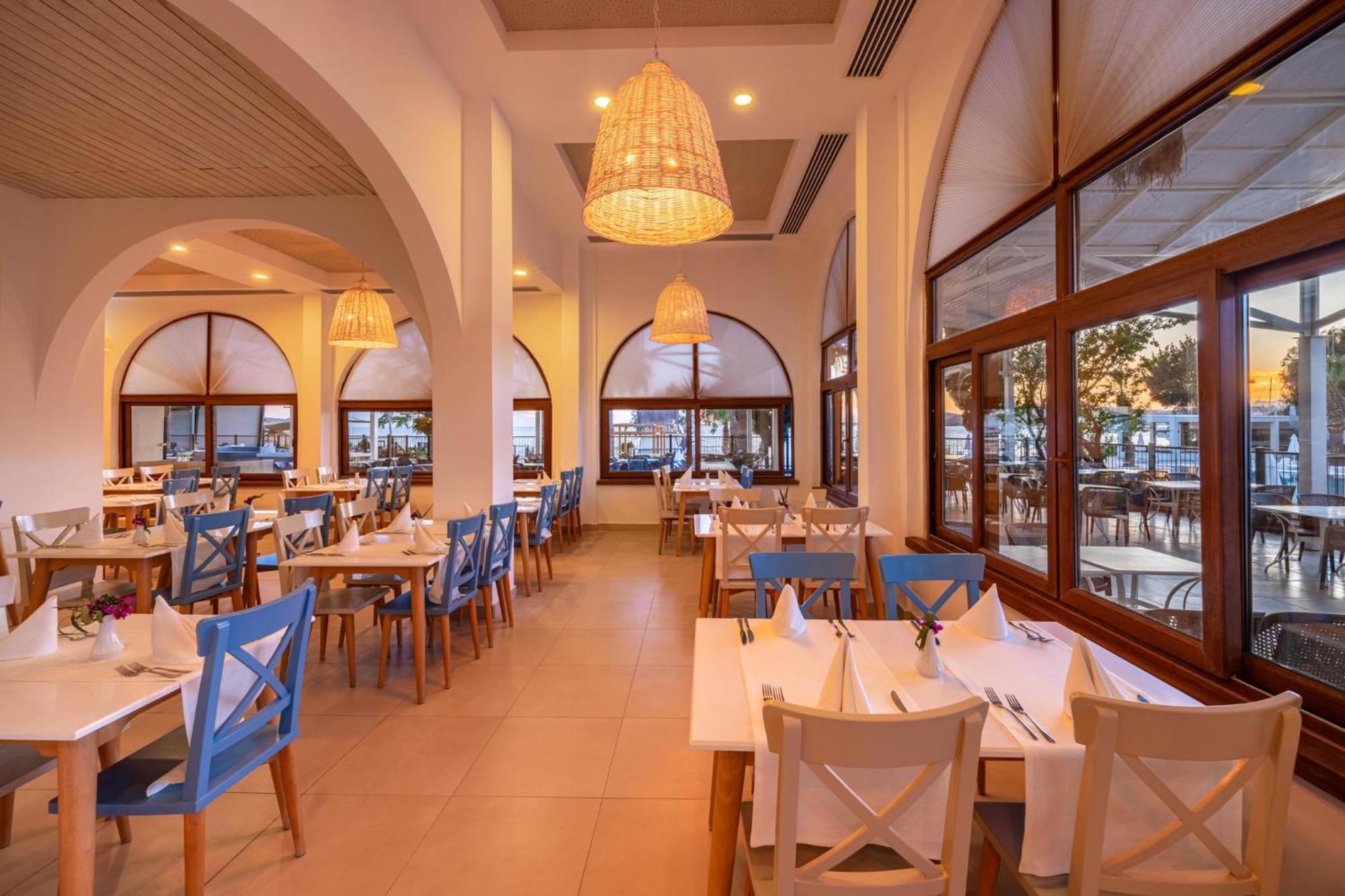 Labranda Tmt Bodrum Exterior photo Restaurant