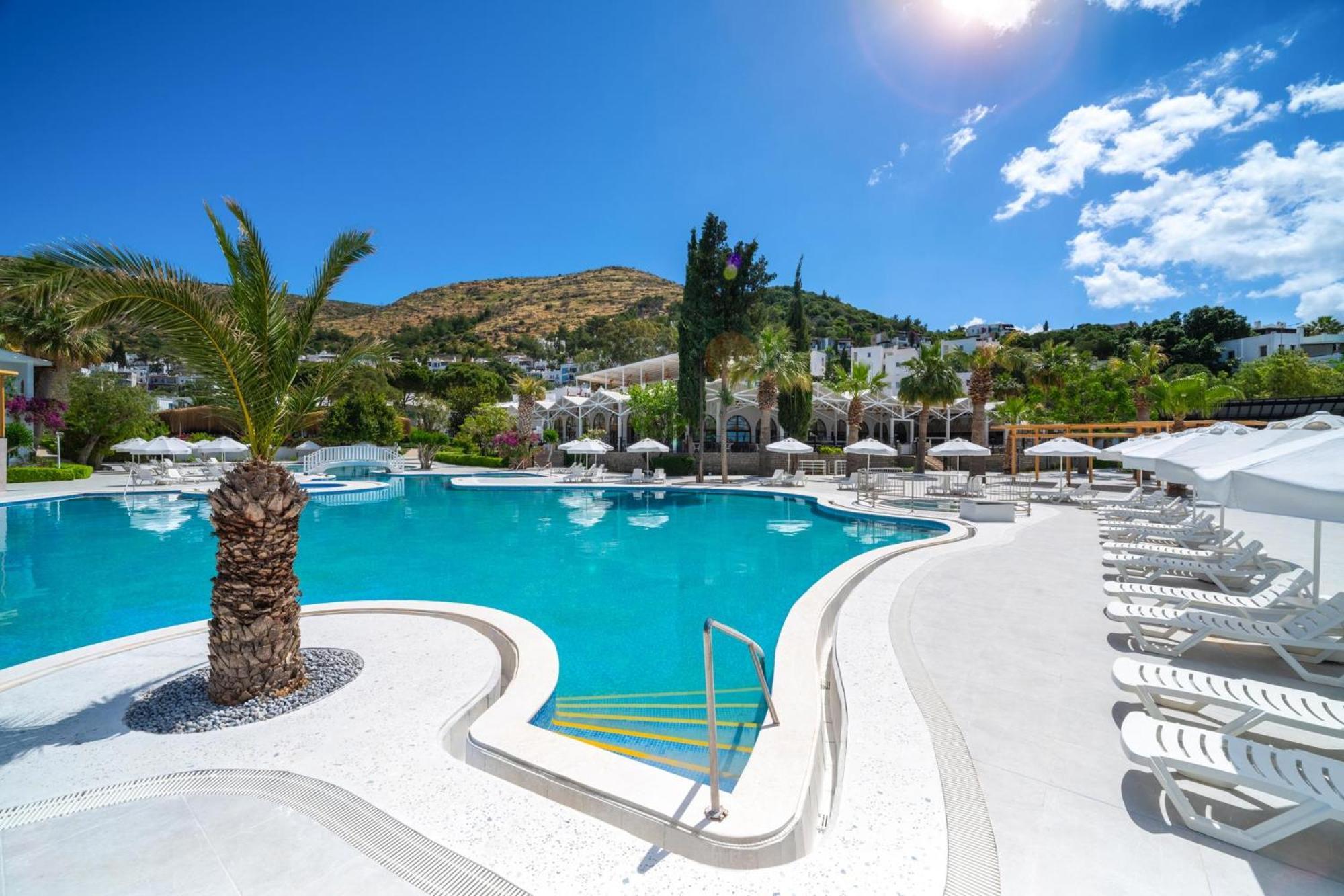 Labranda Tmt Bodrum Exterior photo The resort's main pool